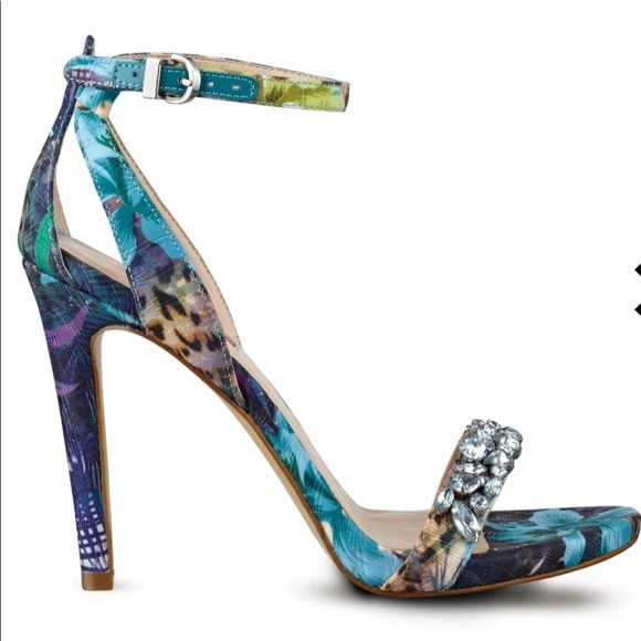 Guess Shoes - Brand new never wore guess heels